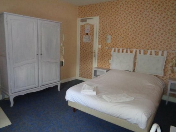 Hotel Le Grand Chene Saint-Bris-des-Bois - Photo4