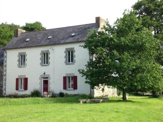 The Old Farmhouse Saint-Goazec