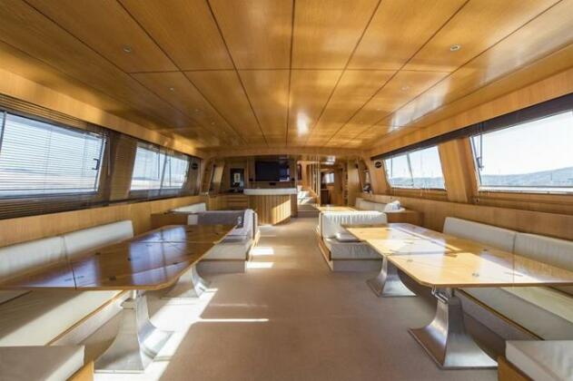 Yacht IPSUM - Photo5