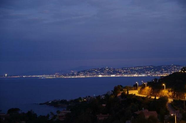 Penthouse proche Cannes Grand Terrasse Vue Mer