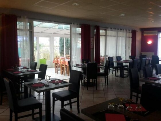 Hotel Restaurant Le Chalet Tonnay-Charente - Photo4