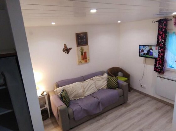 Apartment With one Bedroom in Toulon With Enclosed Garden and Wifi - 7 km From the Beach - Photo2