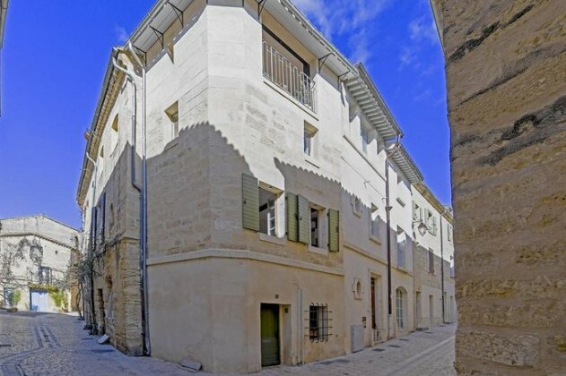 Uzes Townhouse with Loggia & Views