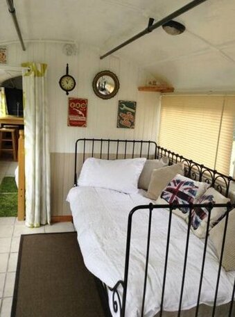 Bed and breakfast Lakeside Vintage French bus - Photo4