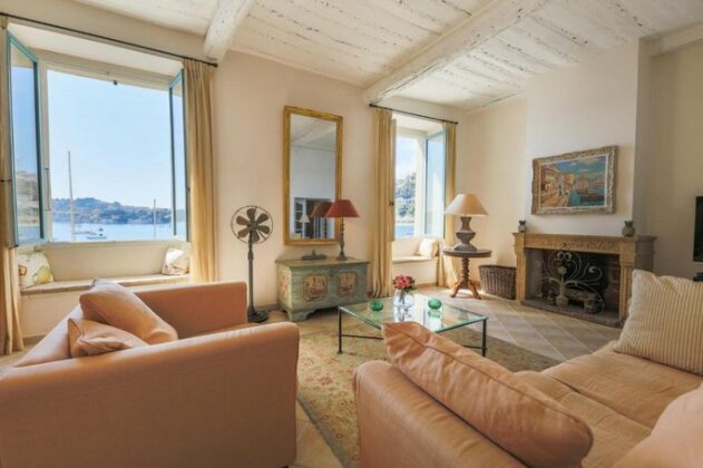 On Villefranche Bay - Photo3