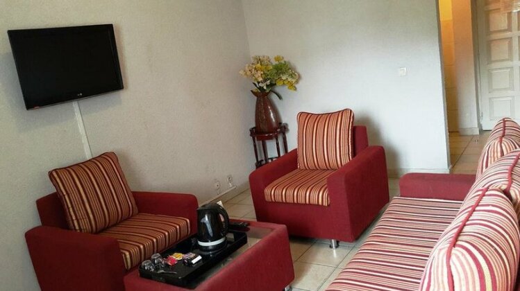 Hotel Hibiscus Blvd Triomphal - Photo5