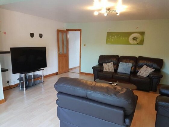 3 Bed Room House Aberdeen - Photo2