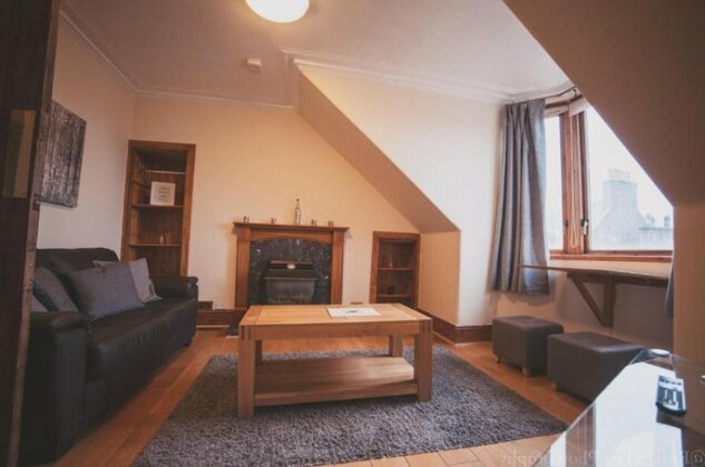 Bright & Airy Two Bed Set In Granite - Photo4