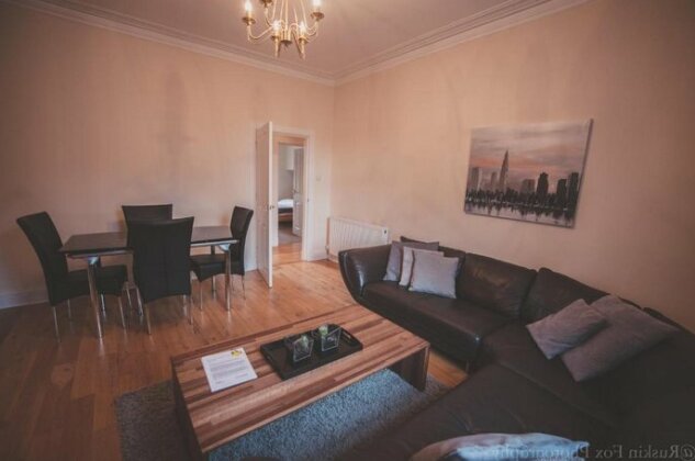 Stylish and Spacious two bed in Aberdeen's West End - Photo2