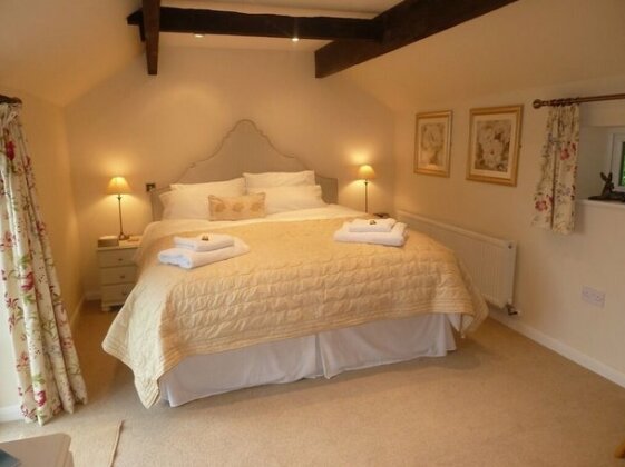 The Coach House Acton Trussell - Photo3