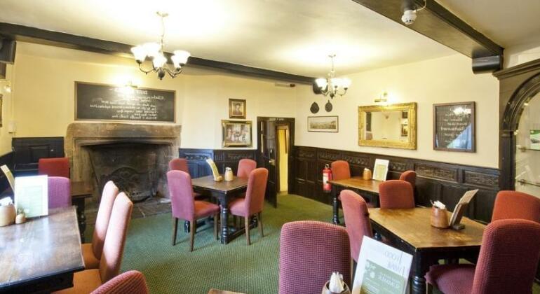 Red Lion Hotel by Greene King Inns - Photo3