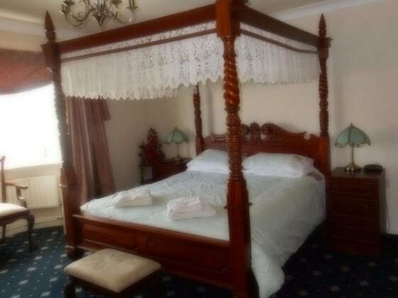 Dinorben Arms Hotel - Photo2