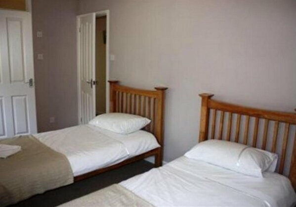 St Helens Apartment 1 - Photo4