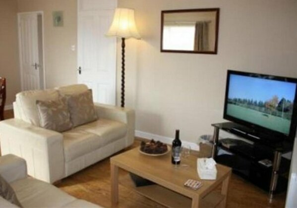 St Helens Apartment 1 - Photo5
