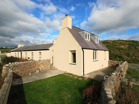 Interhome - Church Bay - Photo2