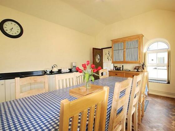 Interhome - Church Bay - Photo5