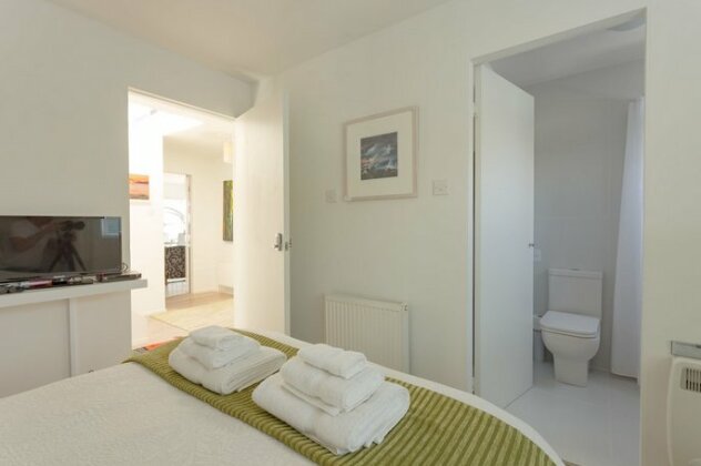 KnoydART Bed and Breakfast - Photo4