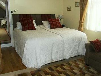 Molland Manor House Bed & Breakfast - Photo2