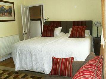 Molland Manor House Bed & Breakfast - Photo3