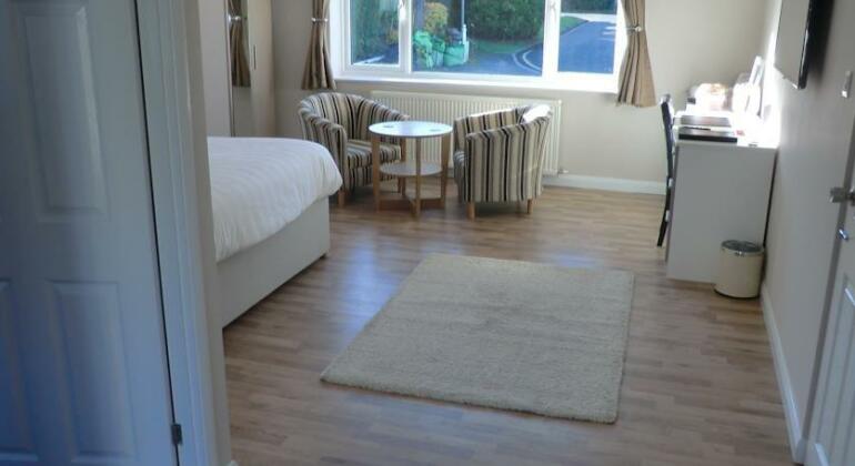 Coombe Dale Accommodation - Photo3