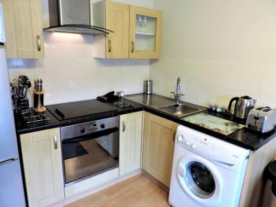 1 Bed Bagshot Pennyhill Accommodation - Photo4
