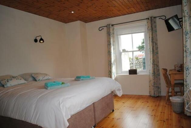 The Castle Bed & Breakfast - Photo4