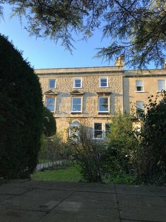 Clarendon House Apartment