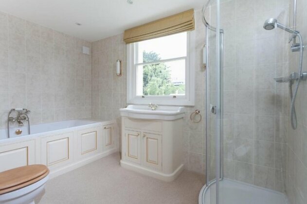 Luxurious Apartment Central Bath - With Parking - Photo3