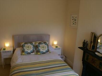 Number Six Self Catering House - Photo2