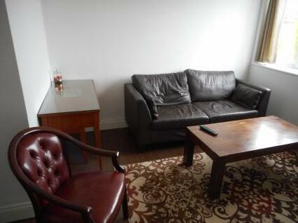 Sterling Serviced Apartments - Bishops Stone House - Photo2