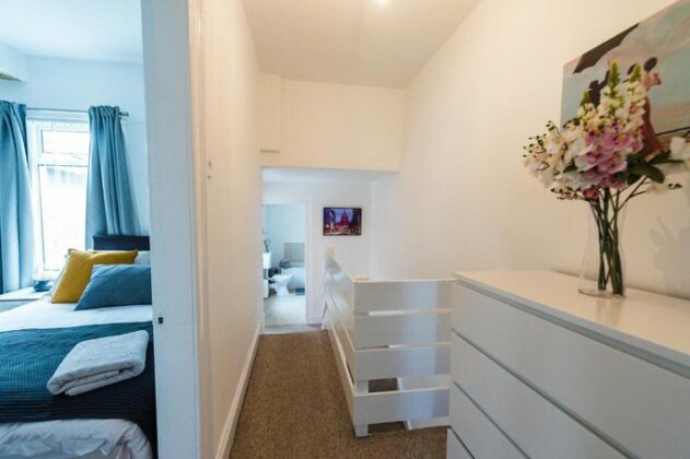 Fantastic location in authentic East Belfast - Photo4