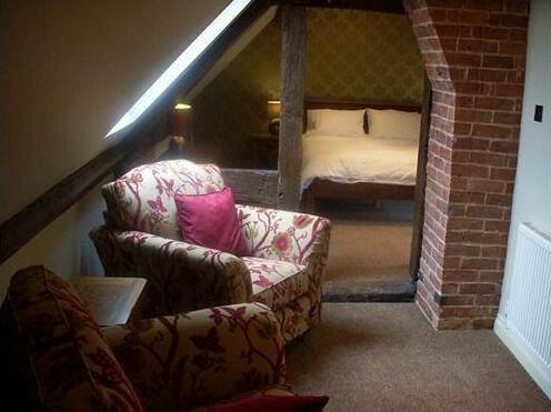 Broom Hall Inn - Photo2