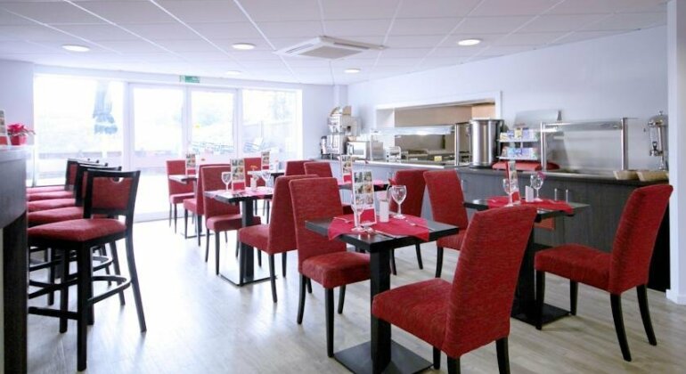 Ramada London Stansted Airport - Photo2