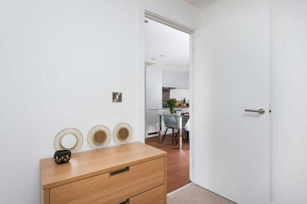 Contemporary and Stylish 1BR flat - Photo3