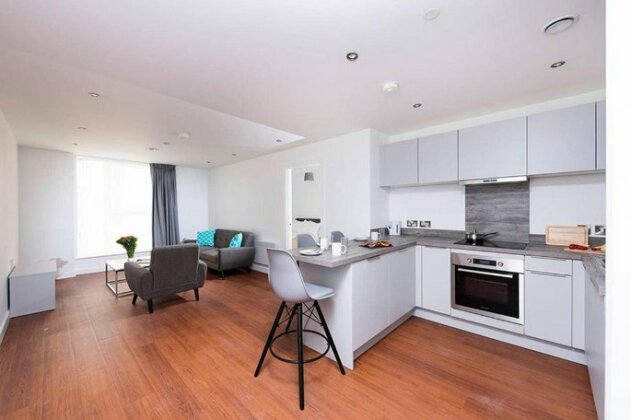 Lovely 2 Bed City Centre Apartment - Photo2