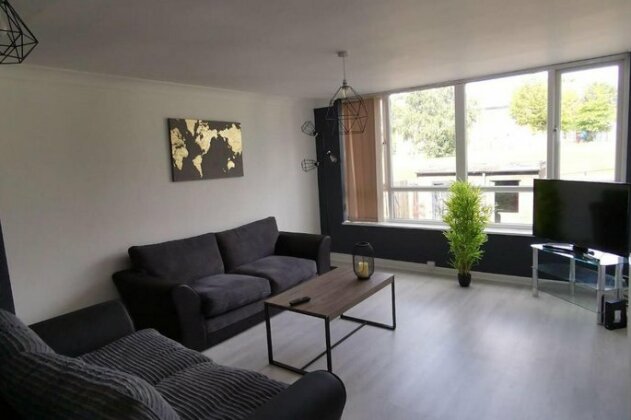 Superb Townhouse With Parking 5 Min Walk To Birmingham Arena - Photo3
