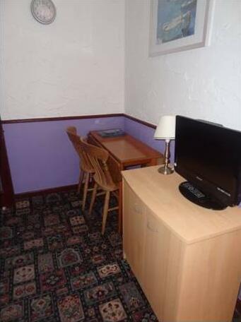 Lindisfarne Holiday Apartments - Families & Couples Only - Photo2