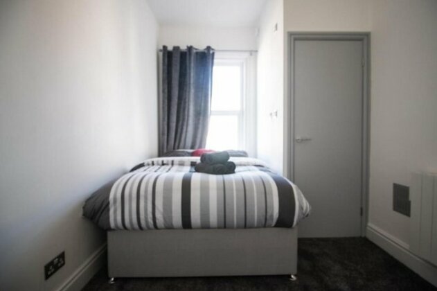 White Apartment Blackpool - Photo4