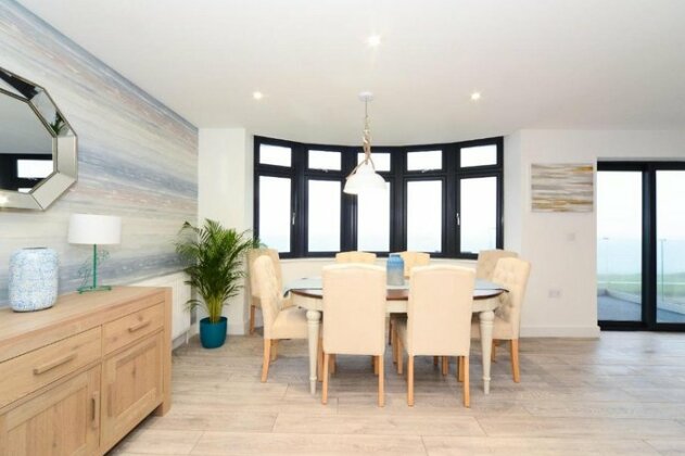 131a Southbourne Overcliff Drive - Photo4
