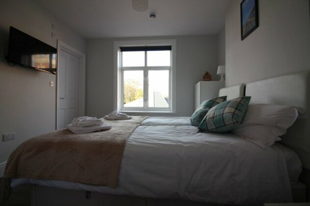 Diamond - Southbourne Grove Villa Apartment 3 - Photo5