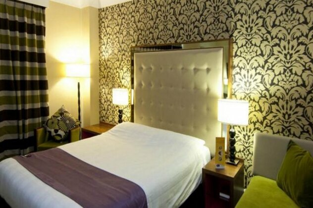 Premier Inn Bournemouth Central Hotel - Photo2
