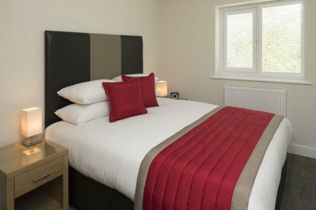 Beneficial House Apartments Bracknell - Photo3