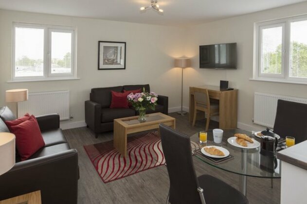 Beneficial House Apartments Bracknell - Photo5
