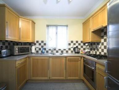 Selbourne Court Quality Serviced Business Apartements - Photo2