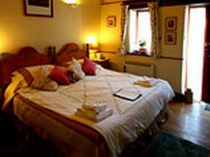 Beeches Farmhouse Farmyard B B Pig Wig Self Catering Holiday Cottages