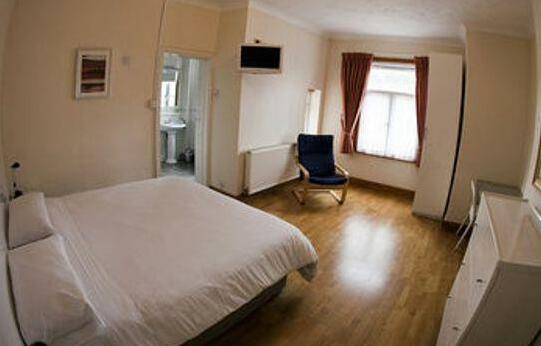 Brentwood Guest House - Photo5