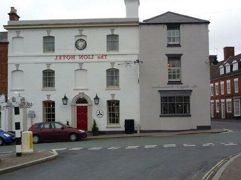The Lion Hotel Brewood - Photo2
