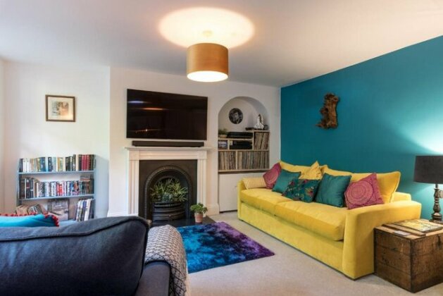 1 Bedroom Apartment Near Central Brighton - Photo2