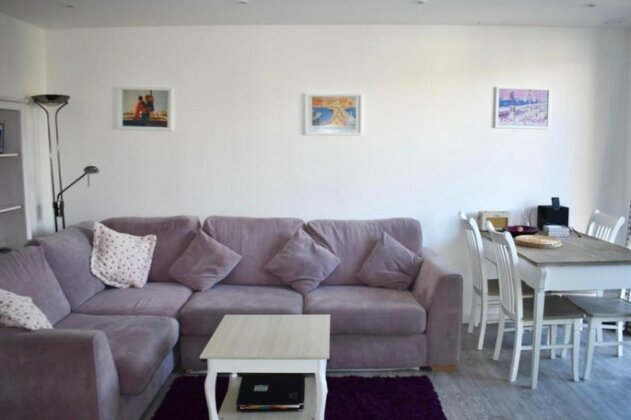 1 Bedroom Apartment With Balcony In Central Brighton - Photo5