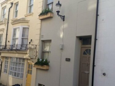 Ei8ht Brighton Apartments - Guest house